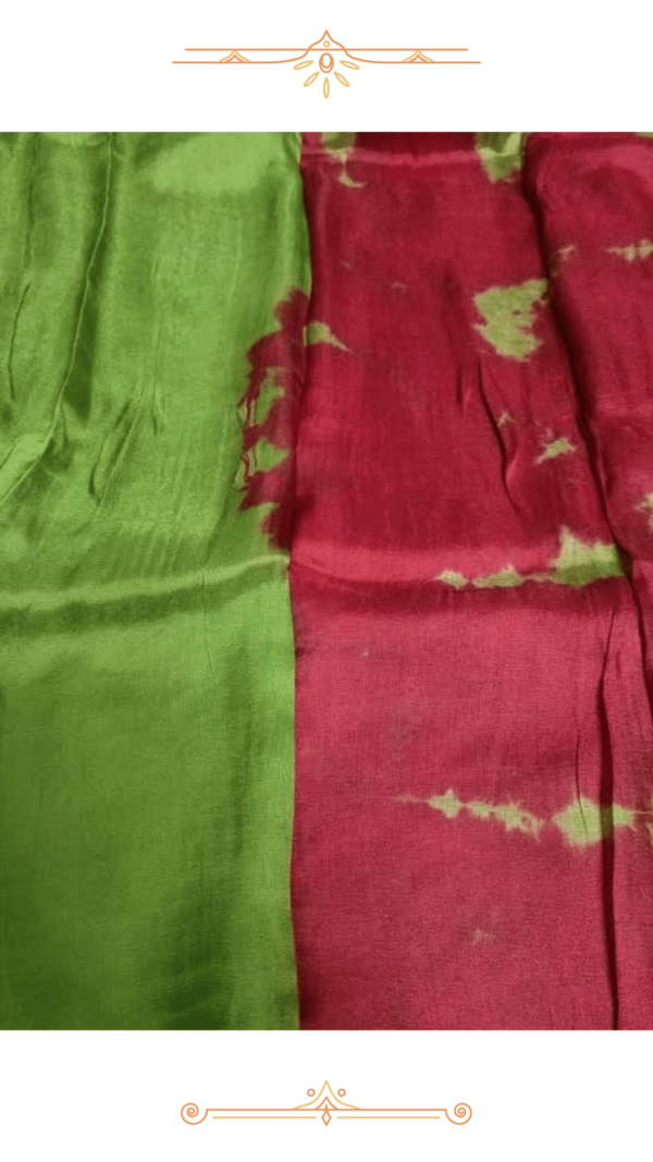 Designer blouse for Green & Red Banarasi Saree
