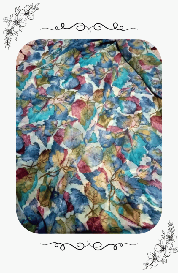 Detailed View of Lace Saree Pallu with Floral Patterns